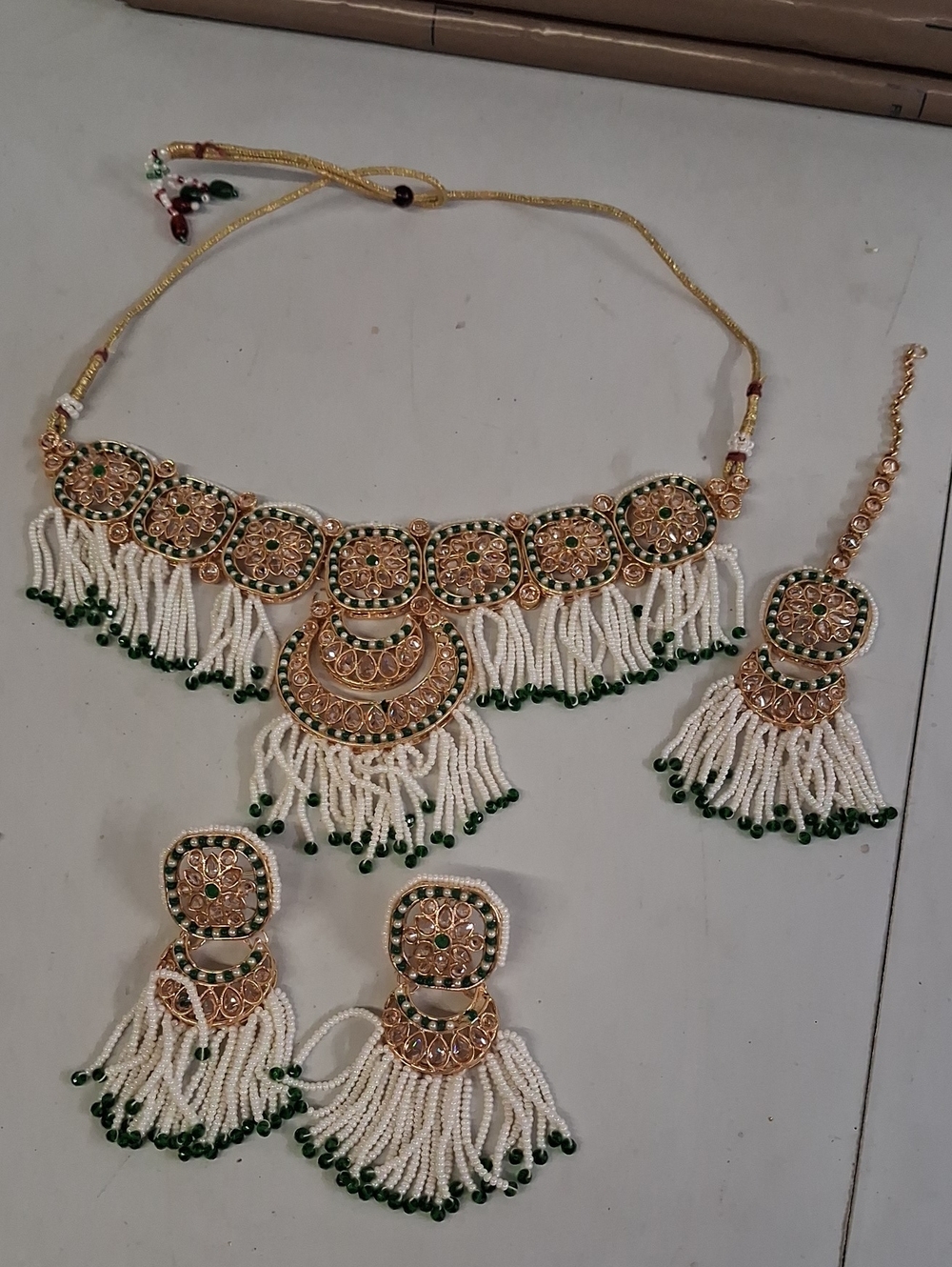 NWT Traditional Kundan Necklace Set White, Green And Gold